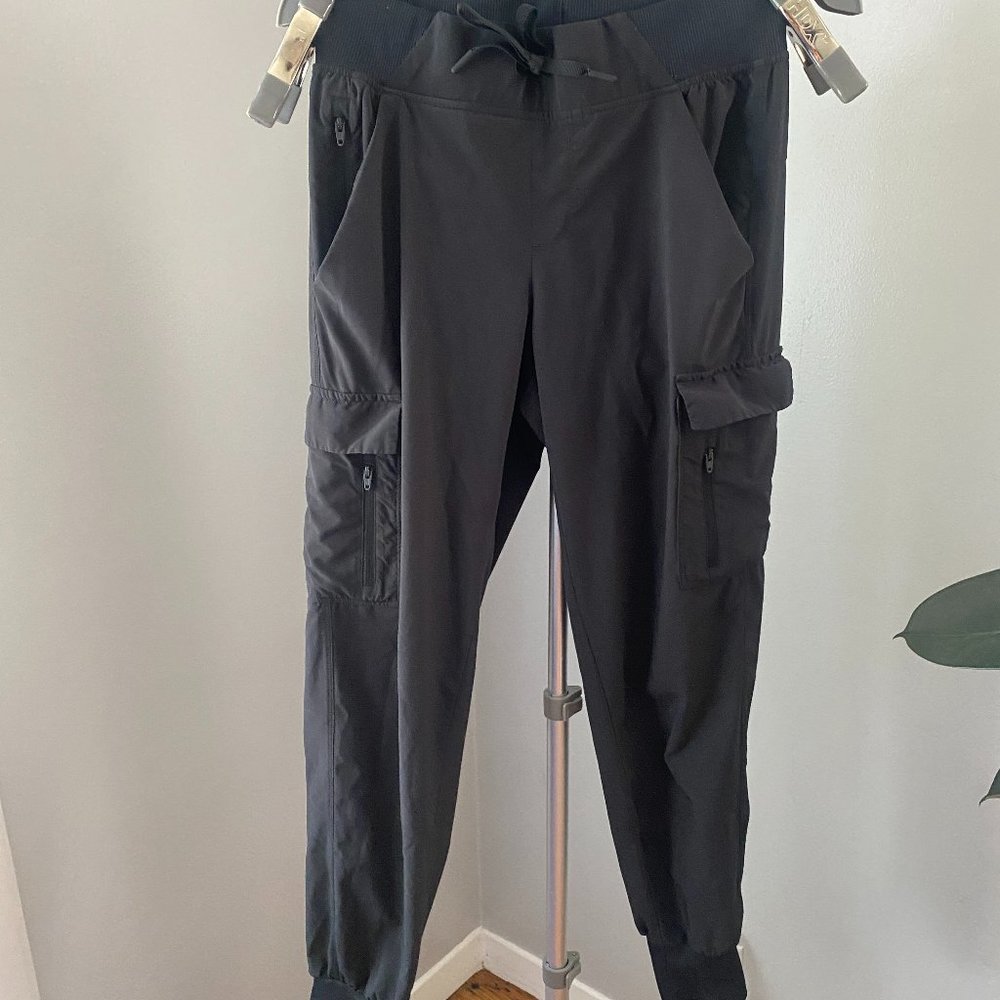 All In Motion women’s stretch woven cargo jogger pants
